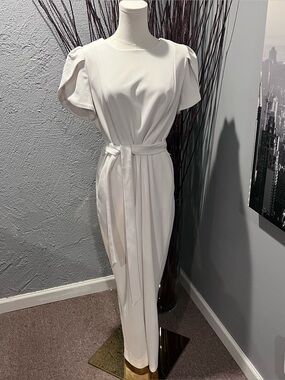 🌸CALVI KLEIN IVORY TULIL CLEEVE JUMPSUIT SIZE 12🌸